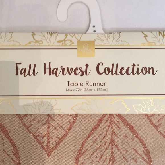 Homewear Table Runner With Set of 5 Placemats. Brand New With Tags. - Picture 3 of 7